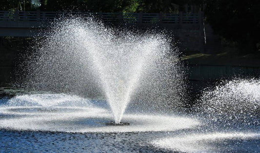 scott pond fountains features